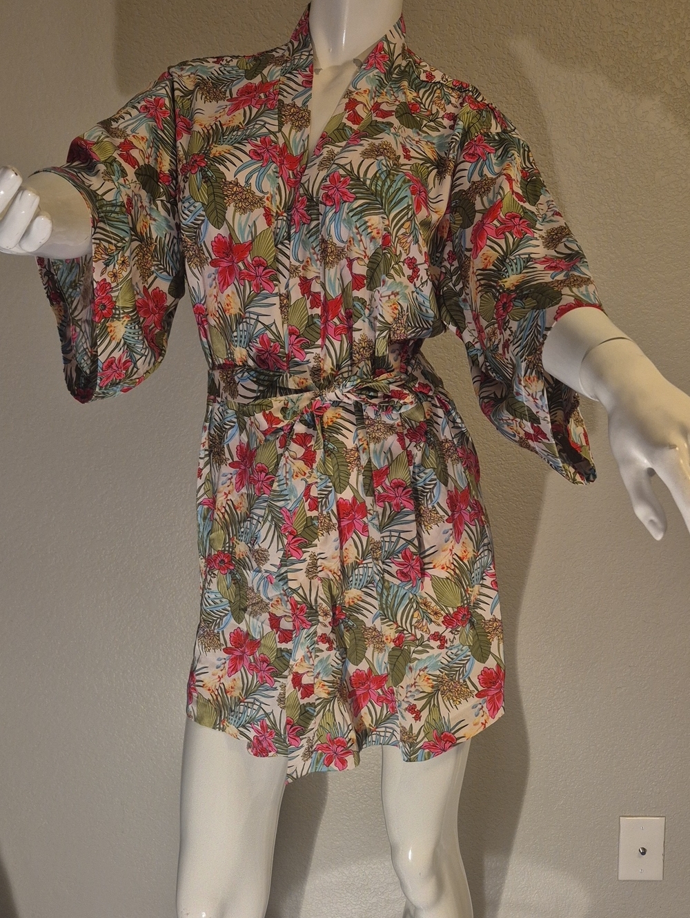 Forever 21 Tropical Floral Kimono Robe in White, Pink & Green